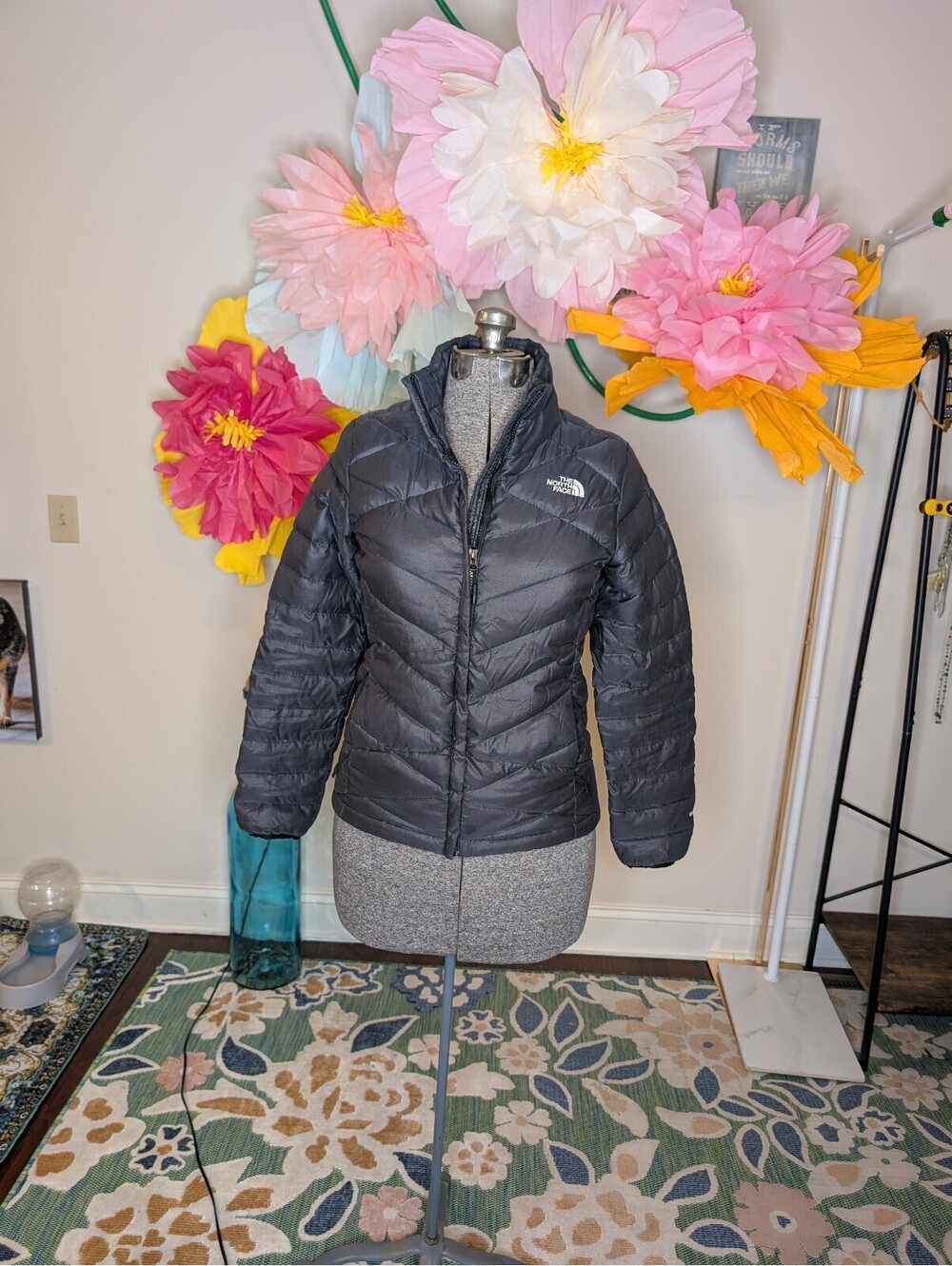 The North Face Women's Grey Lightweight Puffer Jacket Size SP
